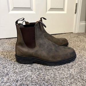 Women’s Blundstone 550 boots